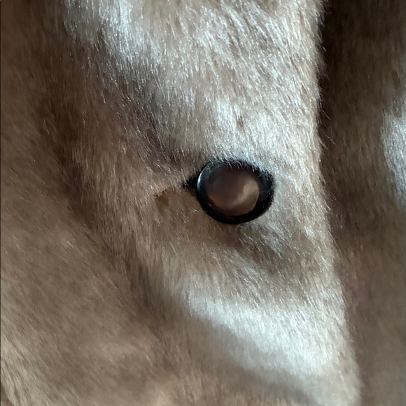 Vintage Faux Fur Coat with Dark Collar euc Warm - Picture 4 of 12